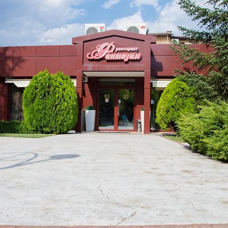 Hotel Fantazia Haskovo Exterior photo